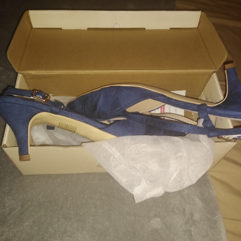 Dress shoes